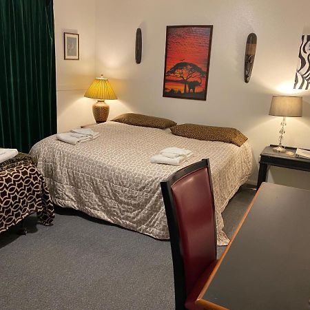 Alaska European Bed & Breakfast Анкоридж Экстерьер фото