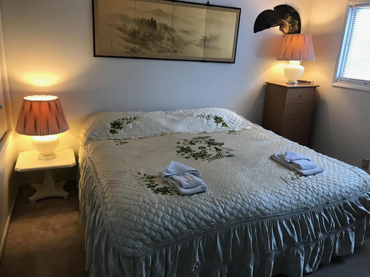 Alaska European Bed & Breakfast Анкоридж Экстерьер фото