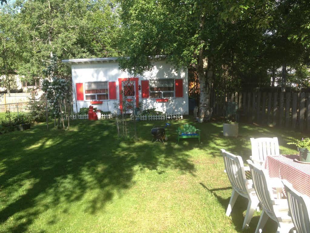 Alaska European Bed & Breakfast Анкоридж Экстерьер фото
