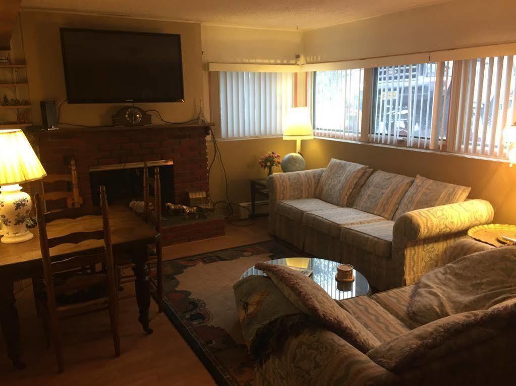 Alaska European Bed & Breakfast Анкоридж Экстерьер фото