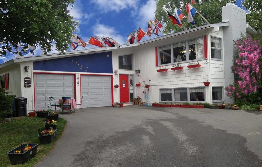Alaska European Bed & Breakfast Анкоридж Экстерьер фото